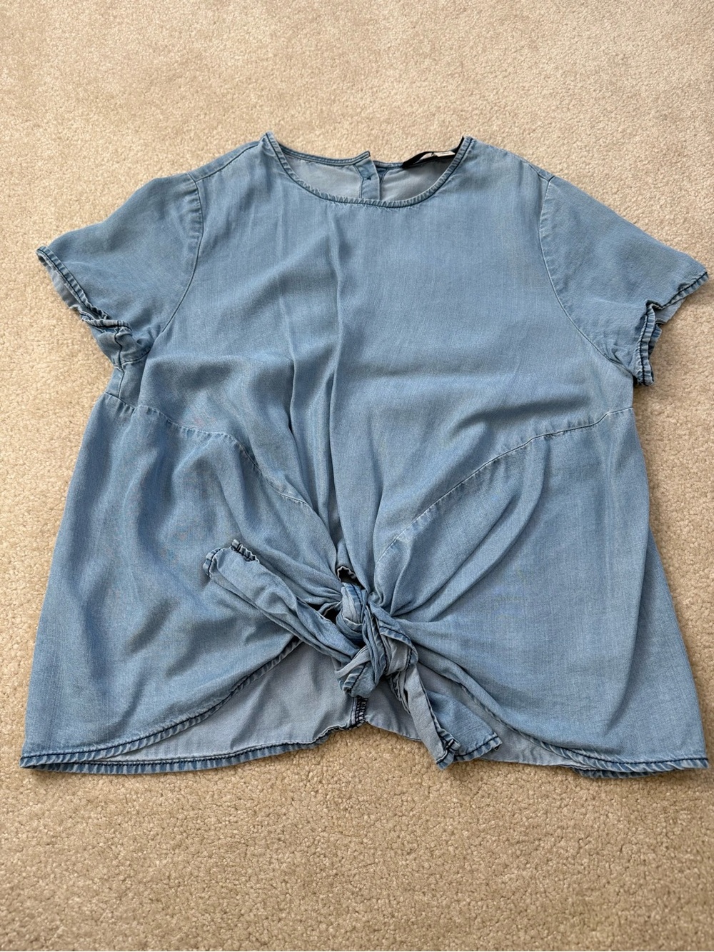 Francesca's Collections Chambray Tie-Front Short Sleeve Top - Light Blue